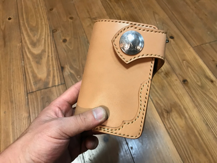 ミドルウォレット(2つ折財布)