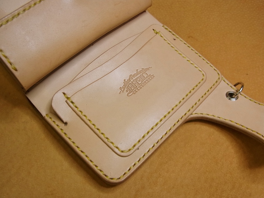 ミドルウォレット(2つ折財布)