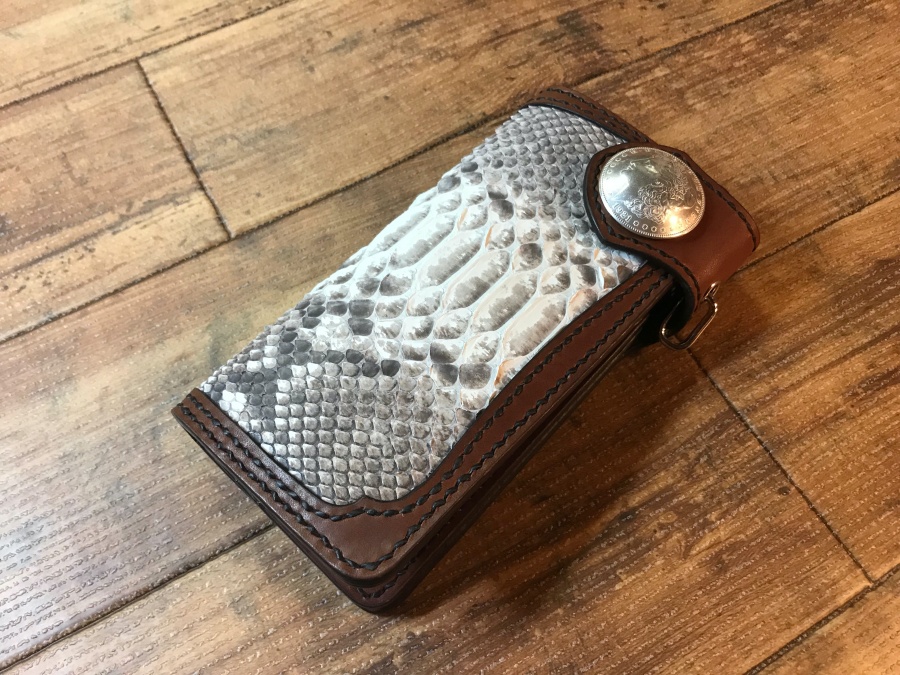 ダイヤモンドパイソンウォレット