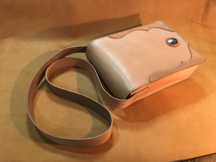 サドルレザーショルダーバッグ