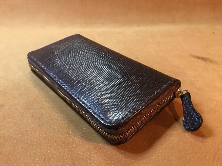トカゲ革ラウンドファスナー財布